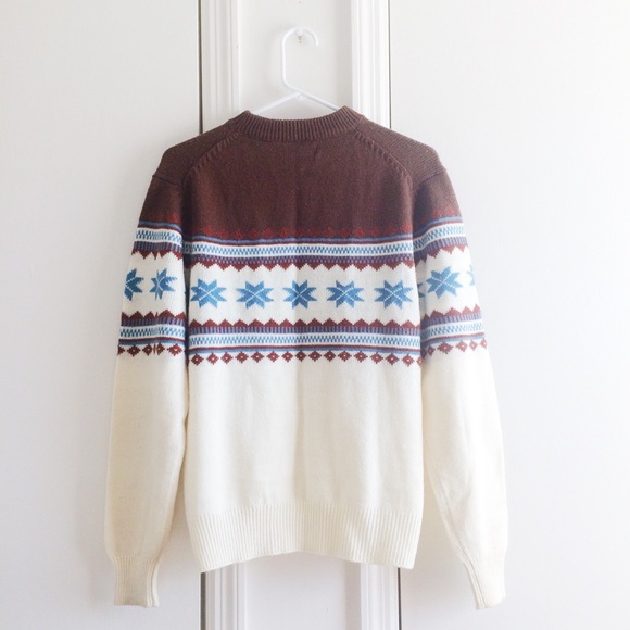 Maine Snowflake Vintage Sweater - Picture 3 of 4